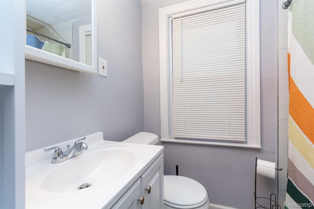 3602 Chatsworth St, Detroit, MI 48224 - full bath featuring vanity and a shower with curtain