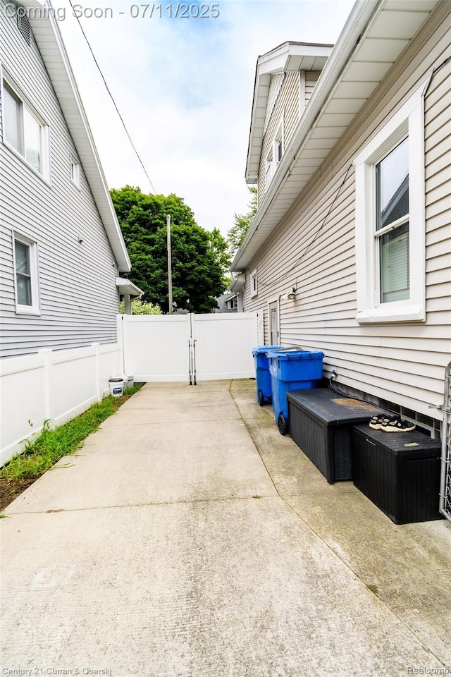4168 Polk St, Dearborn Heights, MI 48125 - view of patio / terrace