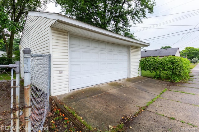 30604 Ann Arbor Trl, Westland, MI 48185 - view of detached garage