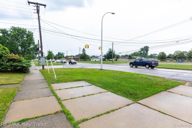 30604 Ann Arbor Trl, Westland, MI 48185 - view of grassy yard