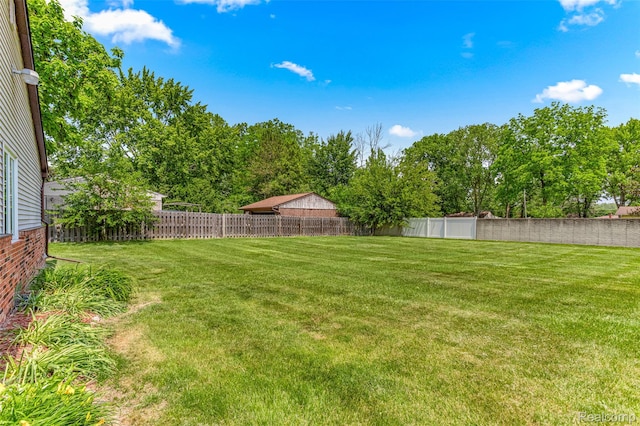 33050 Woodworth Ct, Westland, MI 48185 - view of fenced backyard
