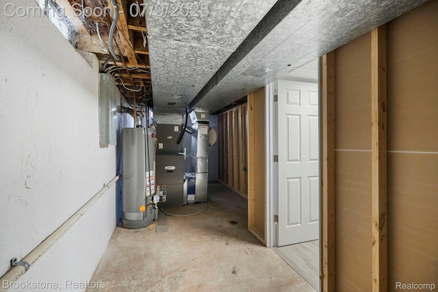2900 Barton Dr, Sterling Heights, MI 48310 - unfinished below grade area with gas water heater and heating unit