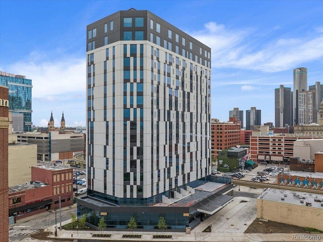 330 Gratiot Ave Unit 1504, Detroit, MI 48226 - view of building exterior with a skyline view