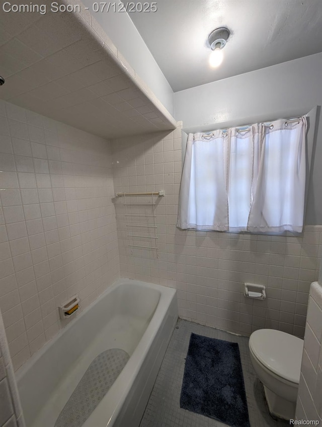 22048 Rougewood Dr, Southfield, MI 48033 - bathroom featuring tile patterned flooring and tile walls