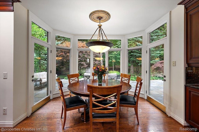 347 Pine Ridge Dr, Bloomfield Hills, MI 48304 - sunroom / solarium featuring wood finished floors and baseboards