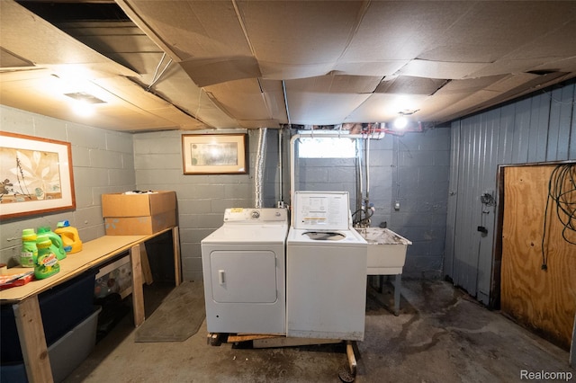 14599 Coyle St, Detroit, MI 48227 - laundry area with washer and dryer