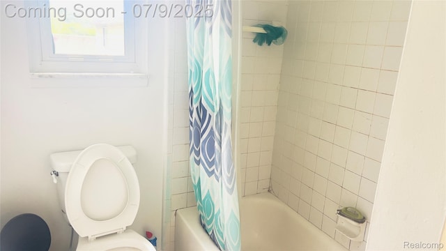 4224 Garrick Ave, Sterling Heights, MI 48091 - full bathroom with toilet and shower / bath combination with curtain