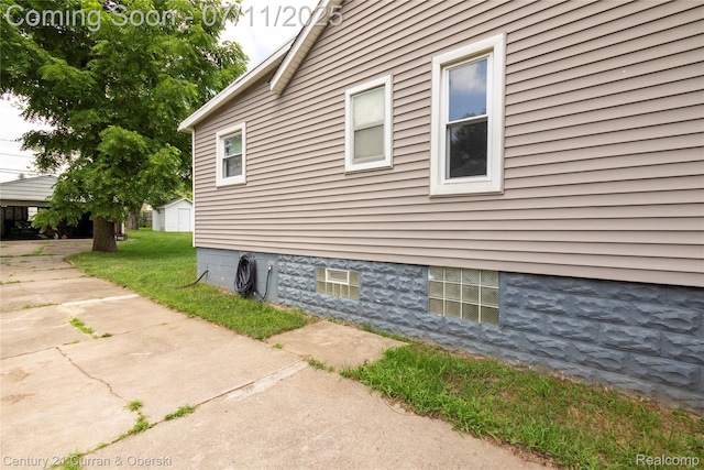 29046 S Wesley Ave, Flat Rock, MI 48134 - view of side of property