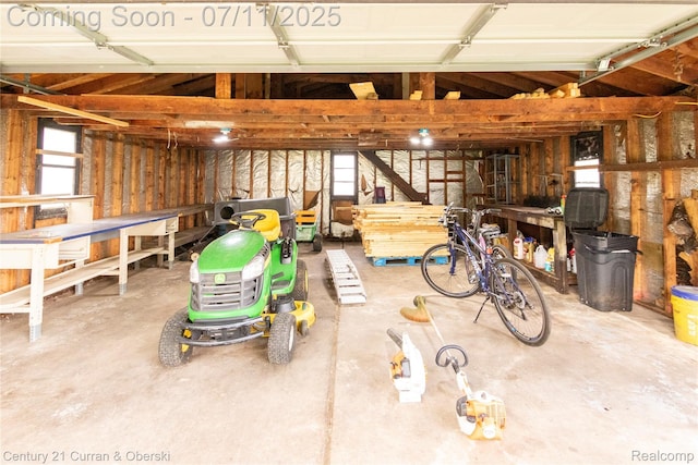 29046 S Wesley Ave, Flat Rock, MI 48134 - garage featuring a workshop area