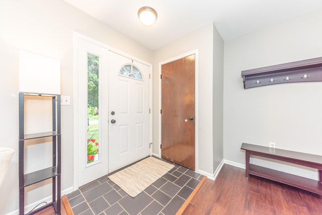 4893 Club Pl, Ypsilanti, MI 48197 - foyer featuring baseboards