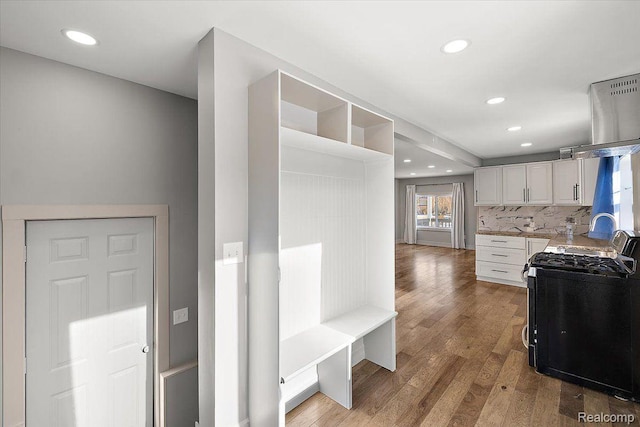 20817 Parkside Blvd, Ferndale, MI 48220 - mudroom featuring wood finished floors and recessed lighting