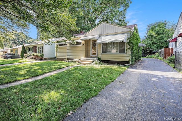 3741 Delaware Ave, Flint, MI 48506 - photo 1