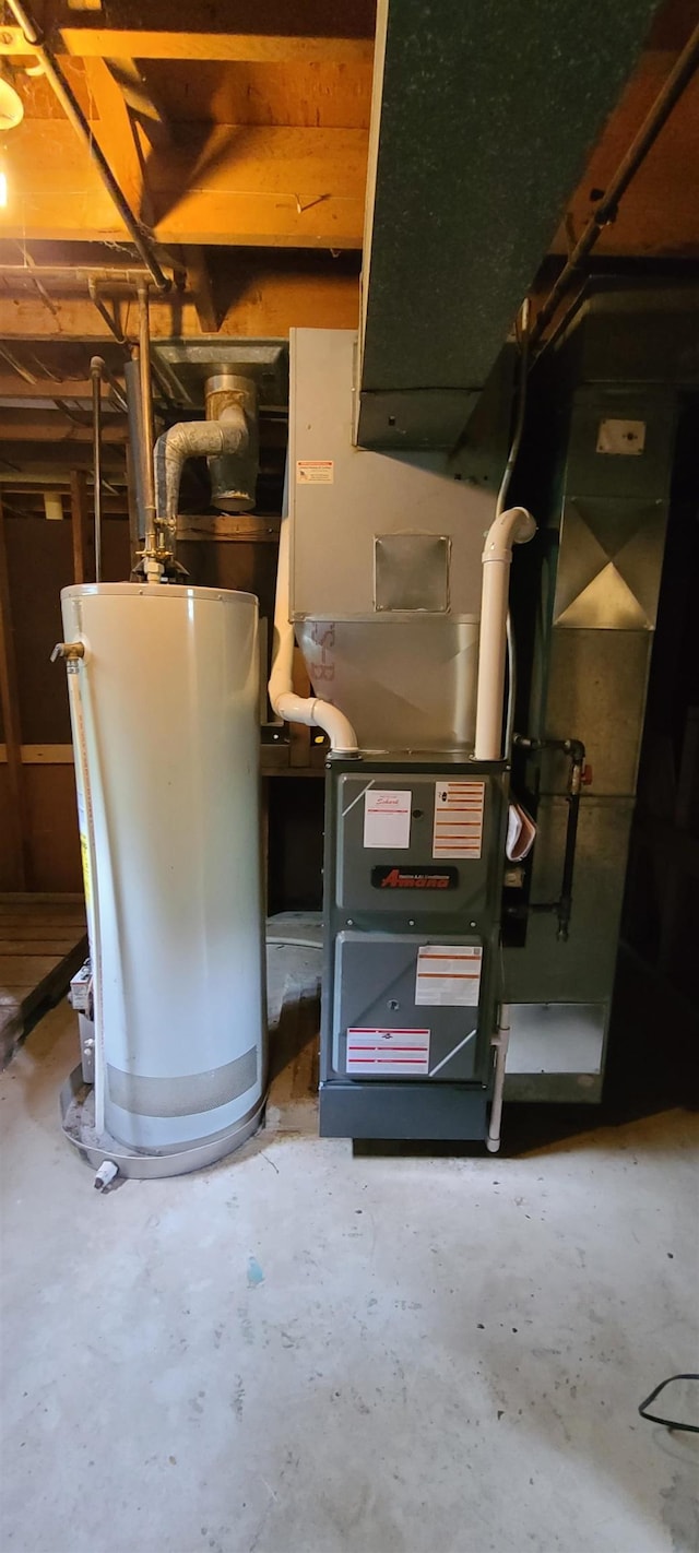 4404 Eastport Dr, Bridgeport, MI 48722 - utilities with water heater
