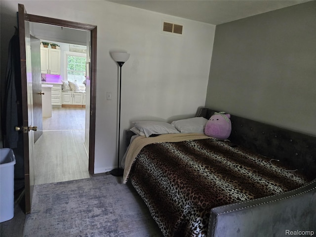 17328 Mcnamara Dr, Garden City, MI 48152 - bedroom featuring baseboards