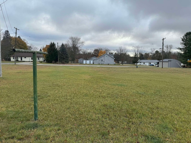 524 S Cherry St, Evart, MI 49631 - view of grassy yard