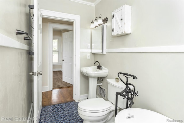 14711 Borgman St, Oak Park, MI 48237 - half bath featuring toilet and crown molding
