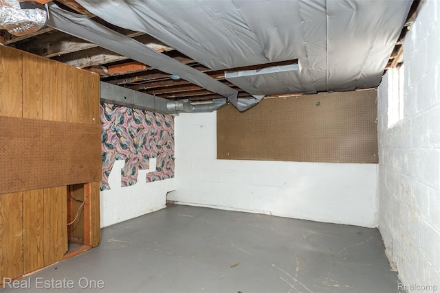 14711 Borgman St, Oak Park, MI 48237 - unfinished below grade area with concrete block wall