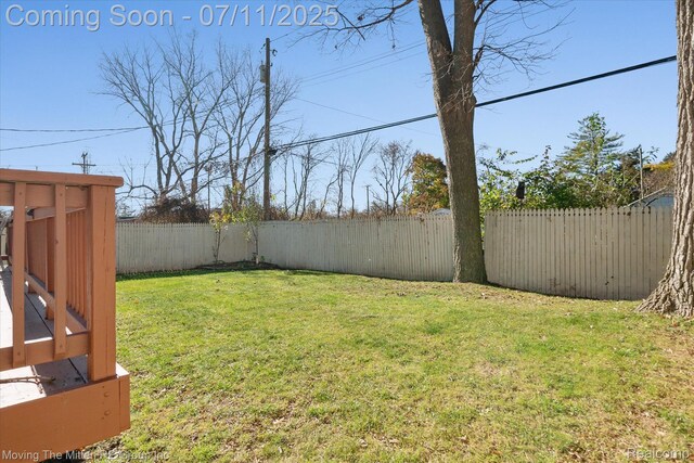 21203 Collingham Ave, Farmington Hills, MI 48336 - view of fenced backyard