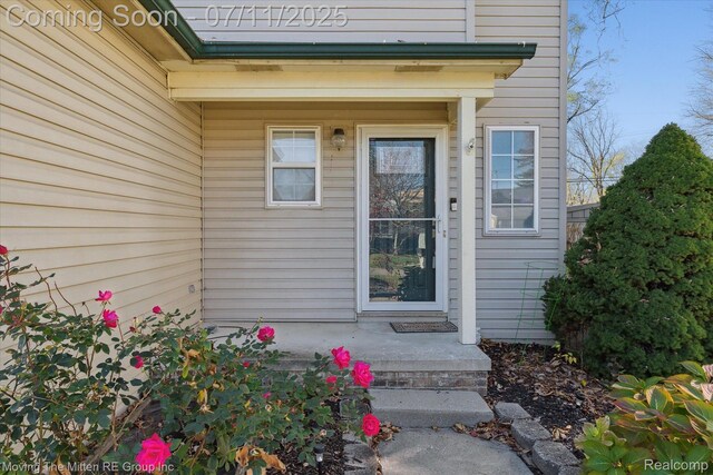 21203 Collingham Ave, Farmington Hills, MI 48336 - doorway to property