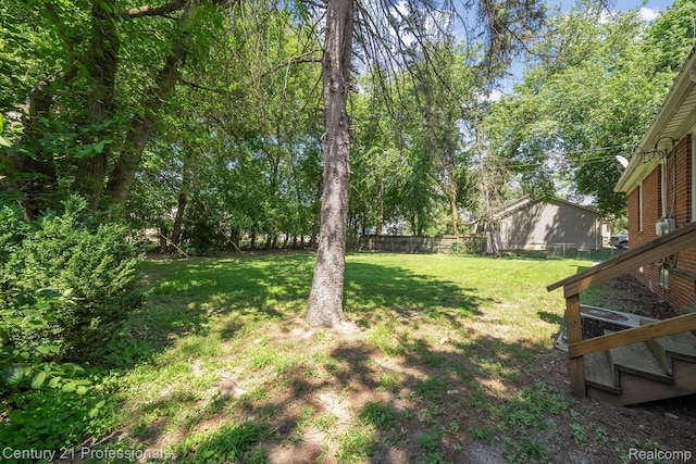 18140 Westover Ave, Southfield, MI 48075 - view of yard