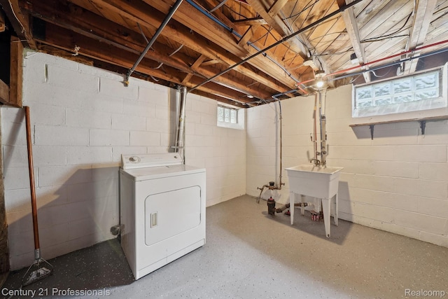 18140 Westover Ave, Southfield, MI 48075 - laundry area with washer / dryer