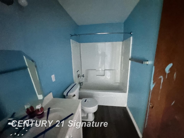 7265 Deweigan Ln, Mount Pleasant, MI 48858 - bathroom with vanity and shower / washtub combination