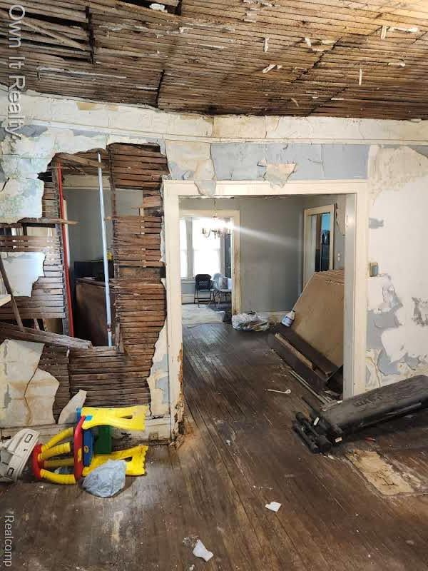 1950 Lawrence St, Detroit, MI 48206 - interior space featuring hardwood / wood-style flooring
