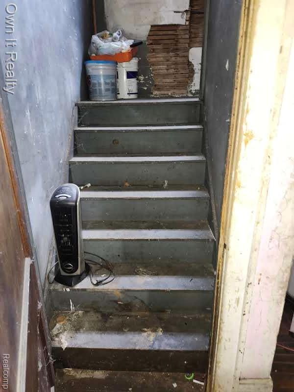 1950 Lawrence St, Detroit, MI 48206 - view of stairs