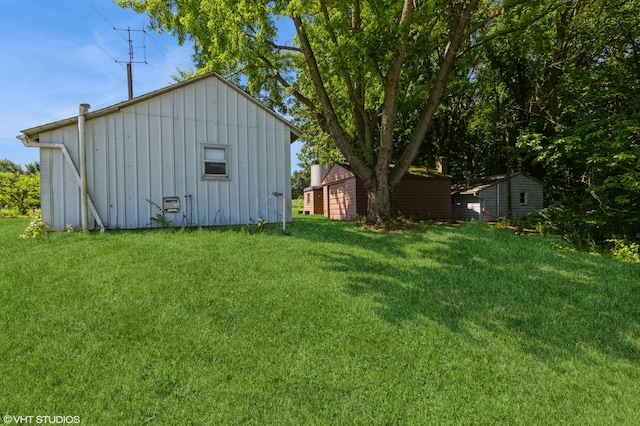 4175 Schmuhl Rd, Coloma, MI 49038 - view of grassy yard featuring an outdoor structure