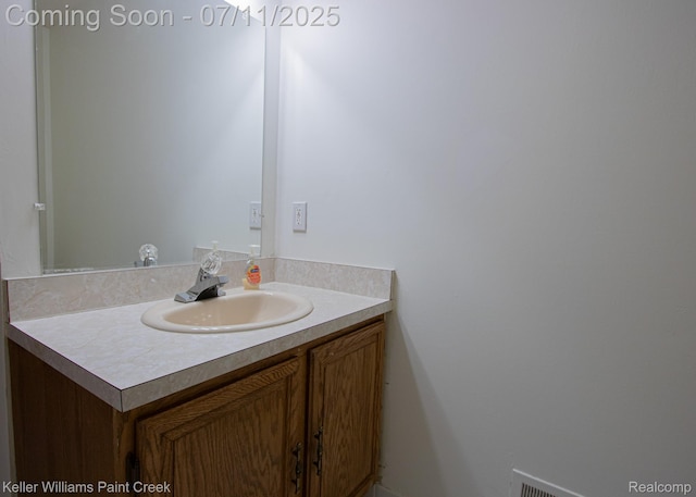 48600 Meadowcrest Dr, Macomb, MI 48044 - bathroom featuring vanity