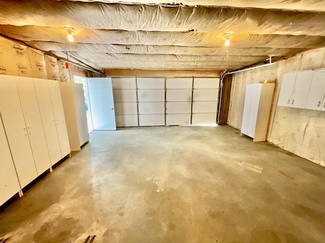 18572 Oxbow Dr, Barryton, MI 49305 - view of garage