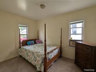 61 W End Ave, Waterford, MI 48328 - bedroom with light carpet