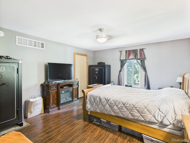 193 Miller Lake Rd, Columbiaville, MI 48421 - bedroom with wood finished floors