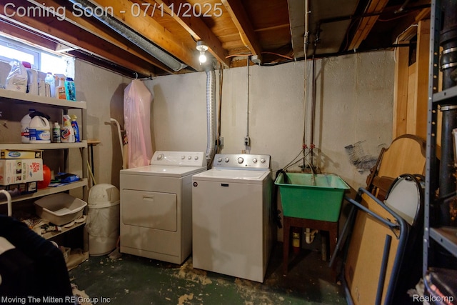 13620 Aston St, Romulus, MI 48174 - laundry room featuring independent washer and dryer