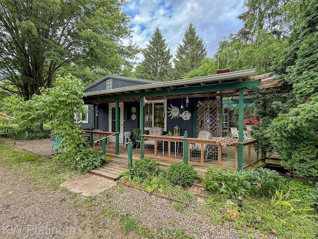 6636 Broadbridge Rd, Cottrellville, MI 48039 - view of front of property featuring a chimney