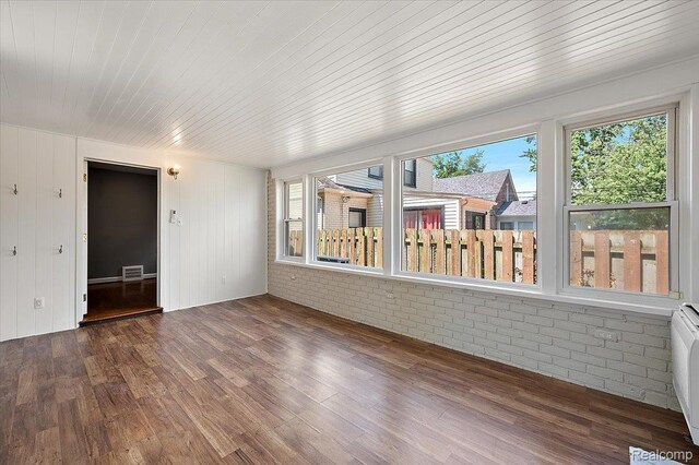 1450 Hampton Rd, Grosse Pointe Woods, MI 48236 - view of unfurnished sunroom