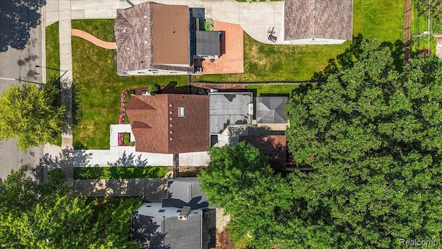 1450 Hampton Rd, Grosse Pointe Woods, MI 48236 - aerial view