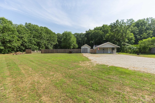 1620 Ontario Rd, Niles, MI 49120 - view of yard with a shed, driveway, and a detached garage