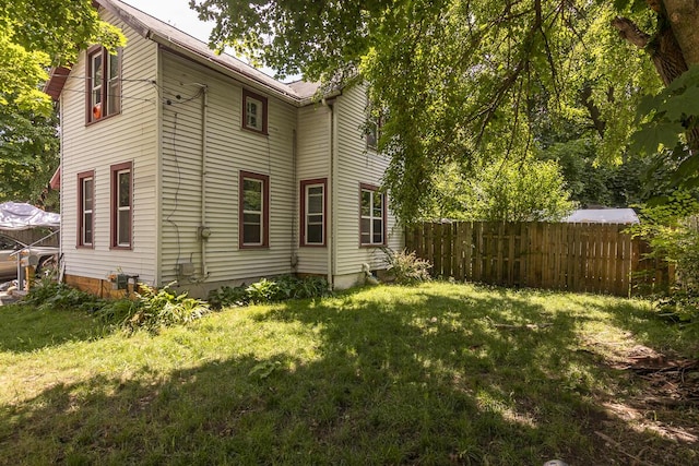 1228 Wells Pl, Kalamazoo, MI 49001 - view of side of home