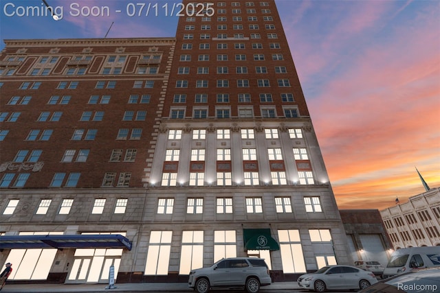 525 W Lafayette Blvd Unit 11B, Detroit, MI 48226 - photo 3