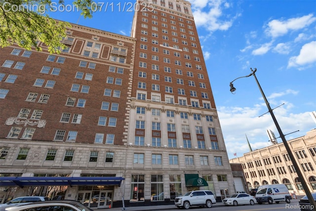 525 W Lafayette Blvd Unit 11B, Detroit, MI 48226 - photo 1