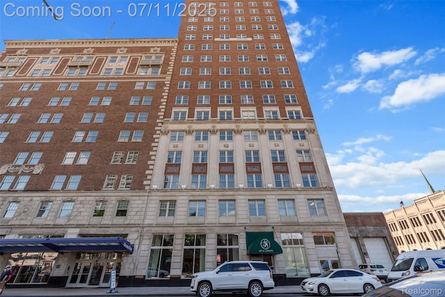 525 W Lafayette Blvd Unit 11B, Detroit, MI 48226 - photo 2