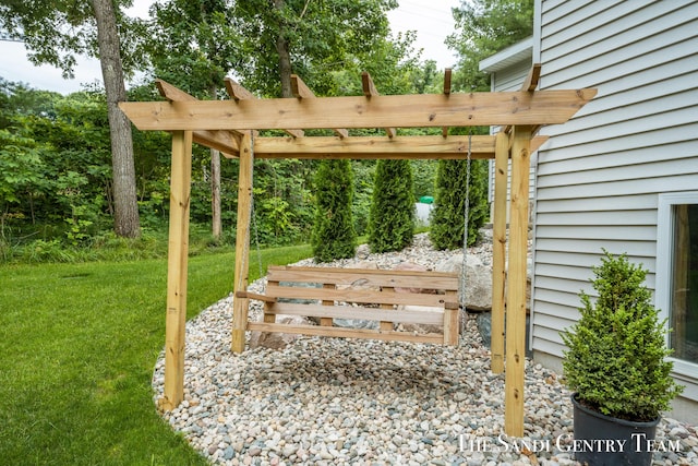 568 N River Hills Dr, Newaygo, MI 49337 - view of grassy yard