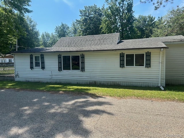 1023 Lakewood Dr, East Tawas, MI 48730 - view of side of property