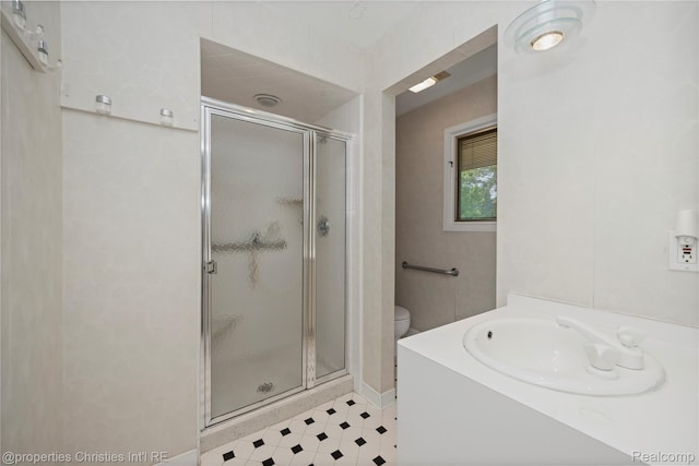 4724 Tara Ct, West Bloomfield, MI 48323 - bathroom with a shower stall and vanity
