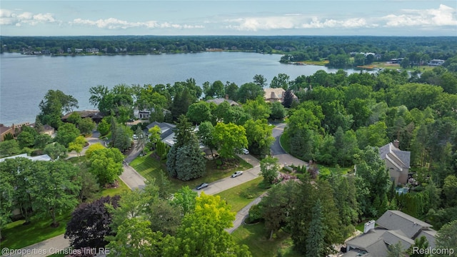 4724 Tara Ct, West Bloomfield, MI 48323 - view of property location with a nearby body of water