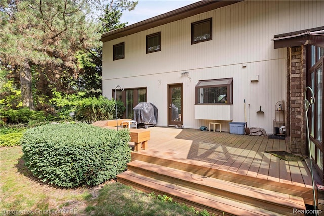 4724 Tara Ct, West Bloomfield, MI 48323 - rear view of house featuring a deck