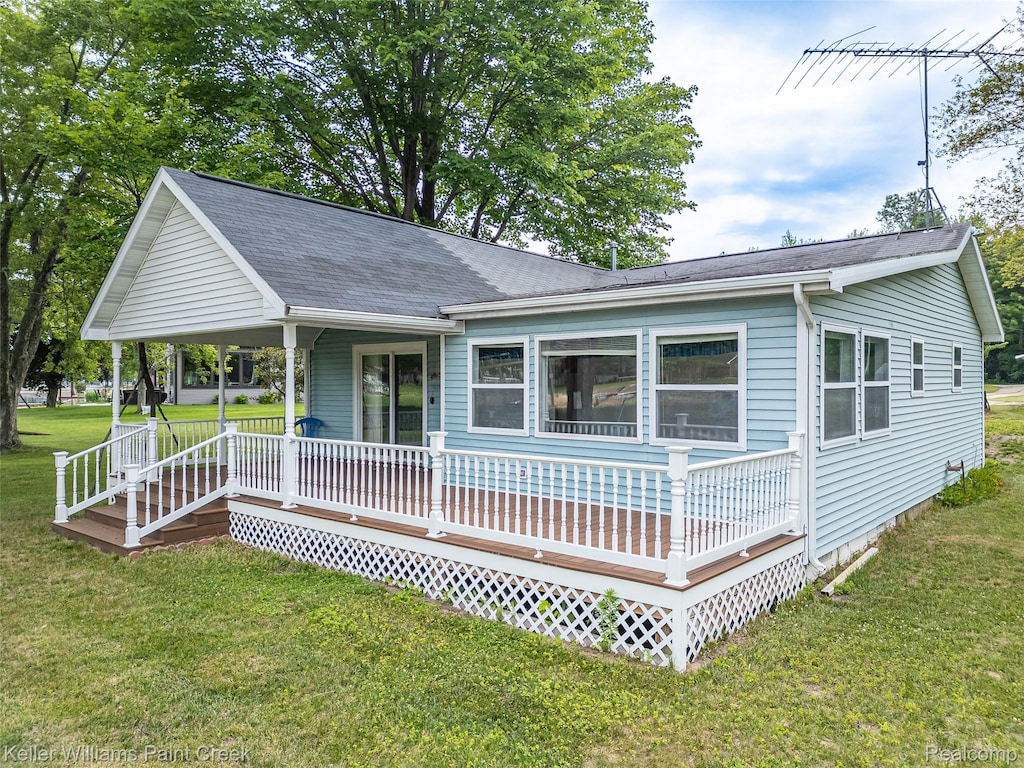 3795 Lakeshore Dr, Gladwin, MI 48624 - photo 1