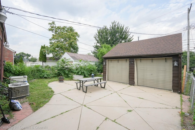 5720 Argyle St, Dearborn, MI 48126 - view of detached garage