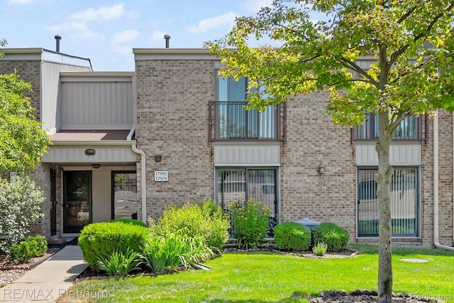 17979 University Park Dr, Livonia, MI 48152 - view of property